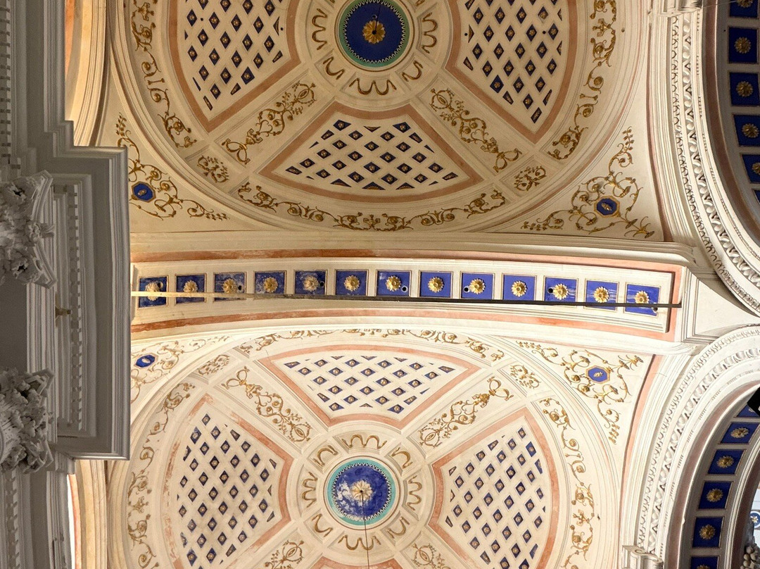 Chiesa di San Pietro-莫迪卡必去景点