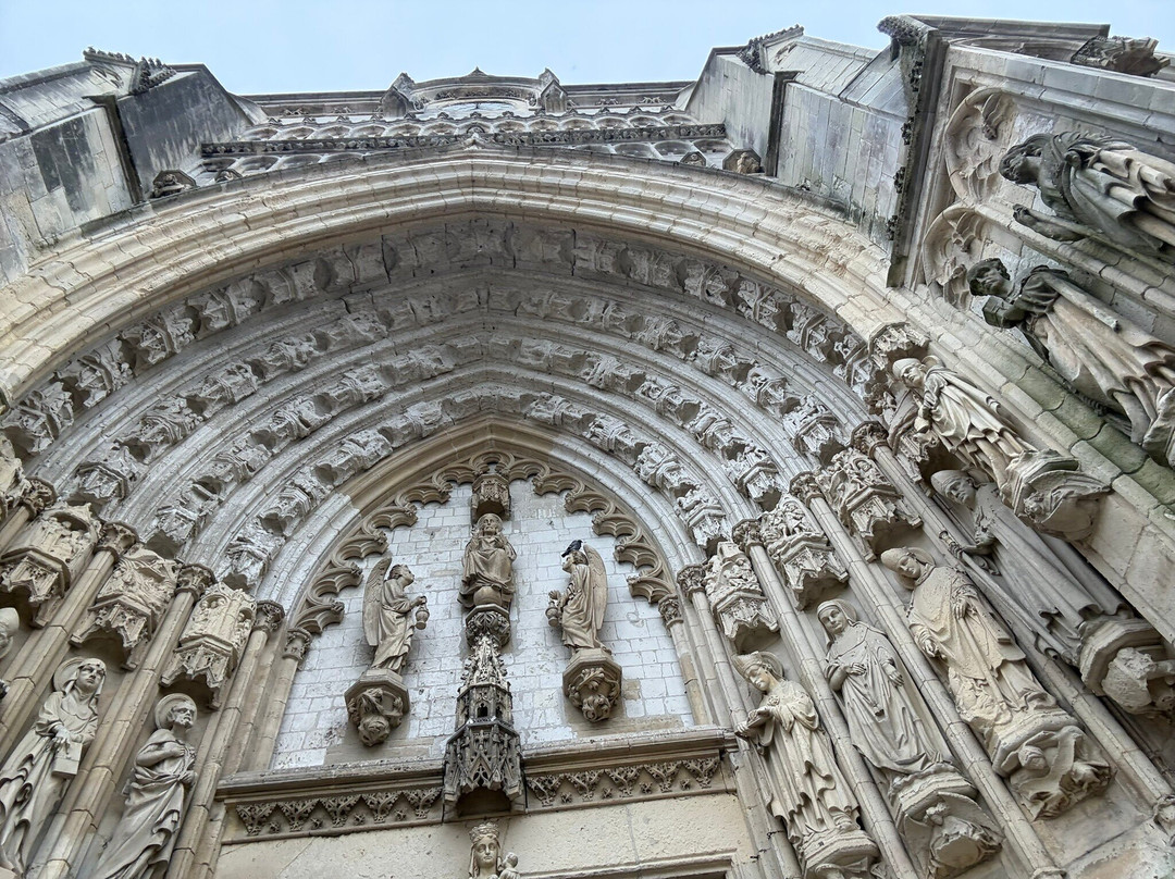 Abbatiale Saint-Saulve-Montreuil-sur-Mer必去景点