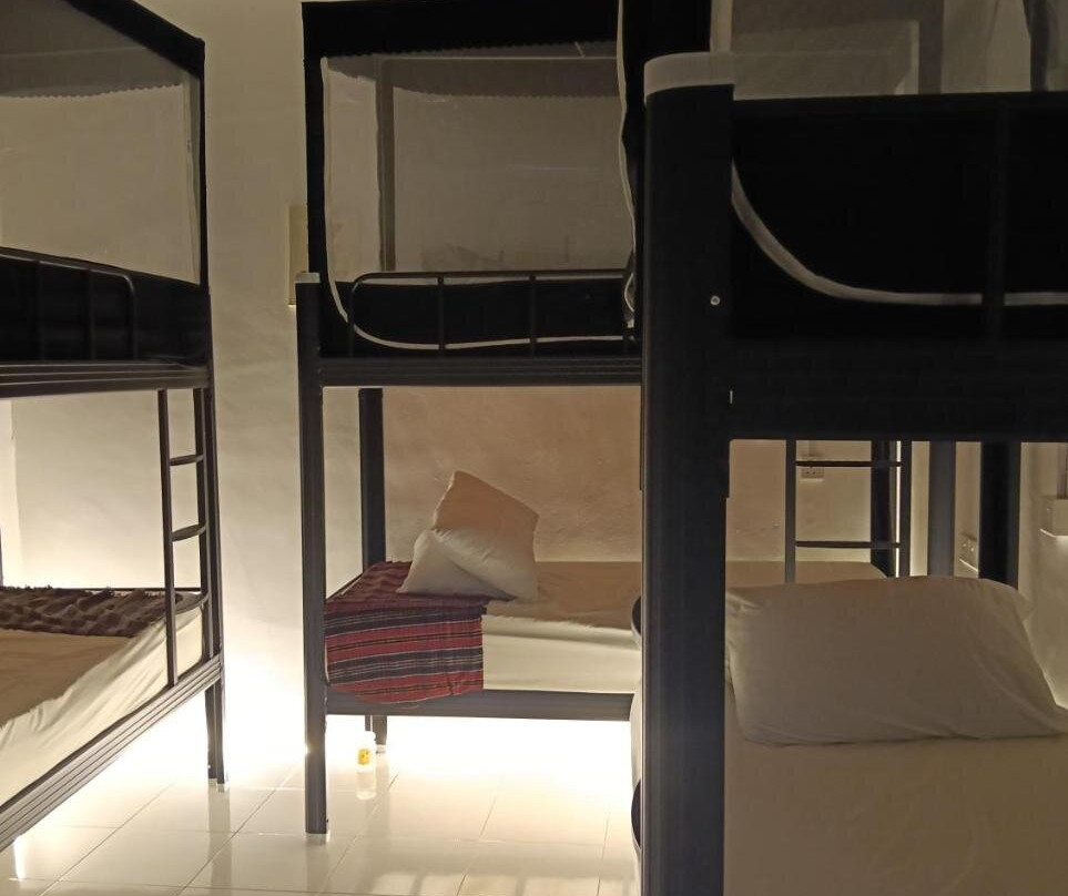 The Crowded House Backpackers Lodge