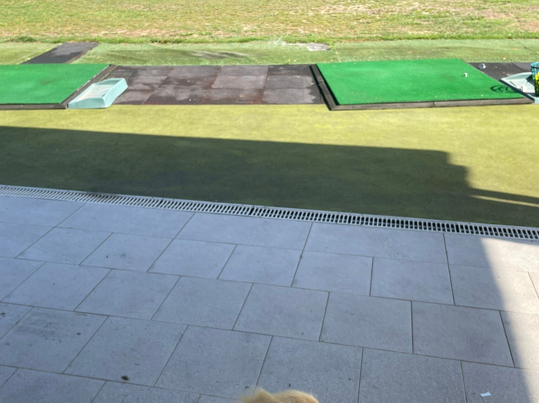卡斯泰拉罗高尔夫度假酒店主图