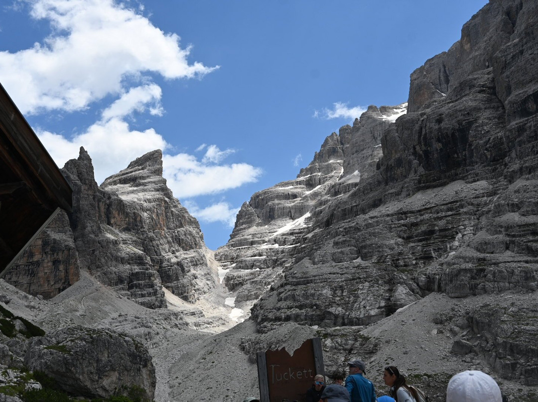 Rifugio Tuckett e Sella-马多纳迪坎皮格里奥必去景点