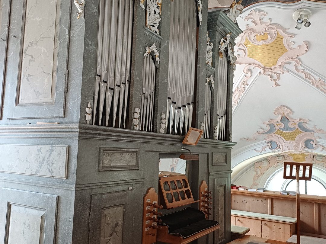 Kath. Pfarrkirche hl. Georg und Nikolaus-欧兹必去景点