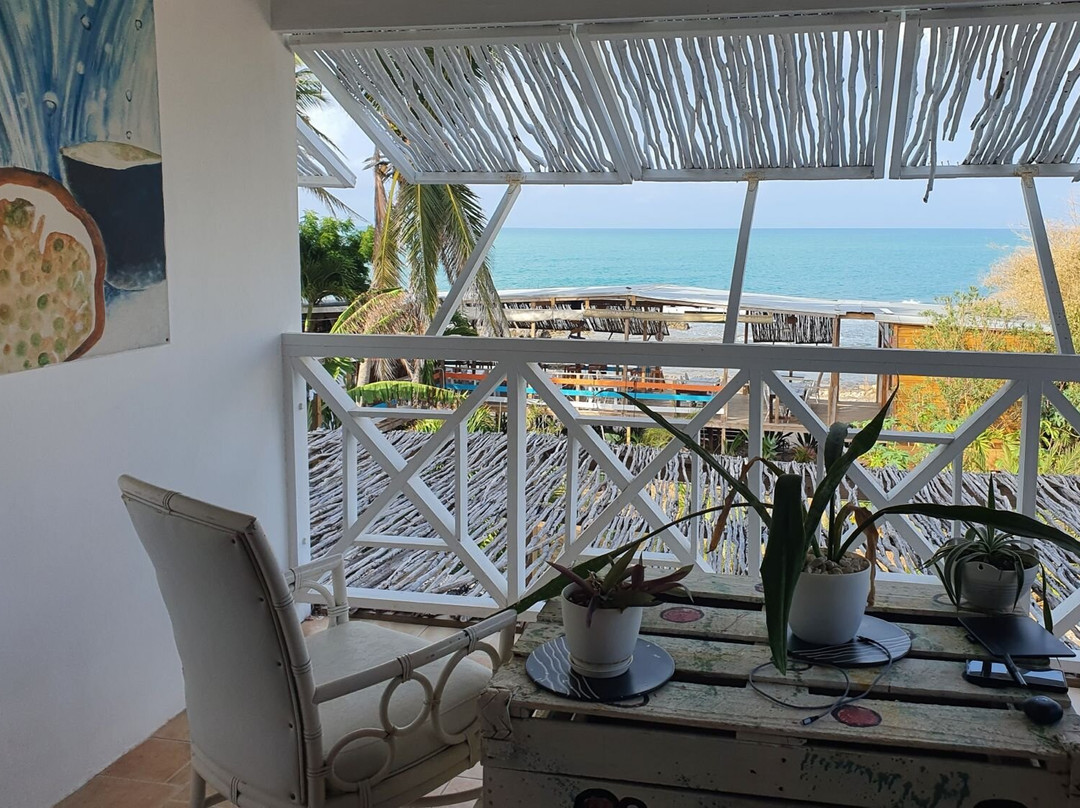 Lashings Art Hotel & Beach Club主图