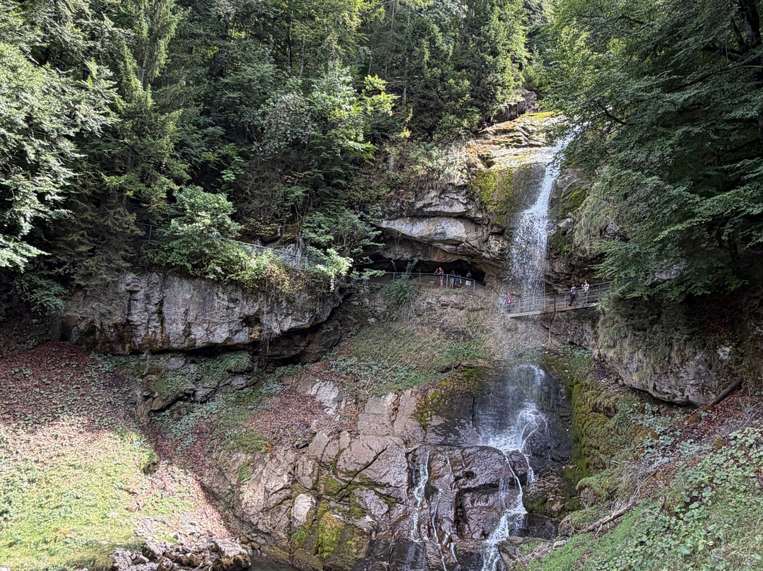 Giessbach Falls-吉特霸赫必去景点