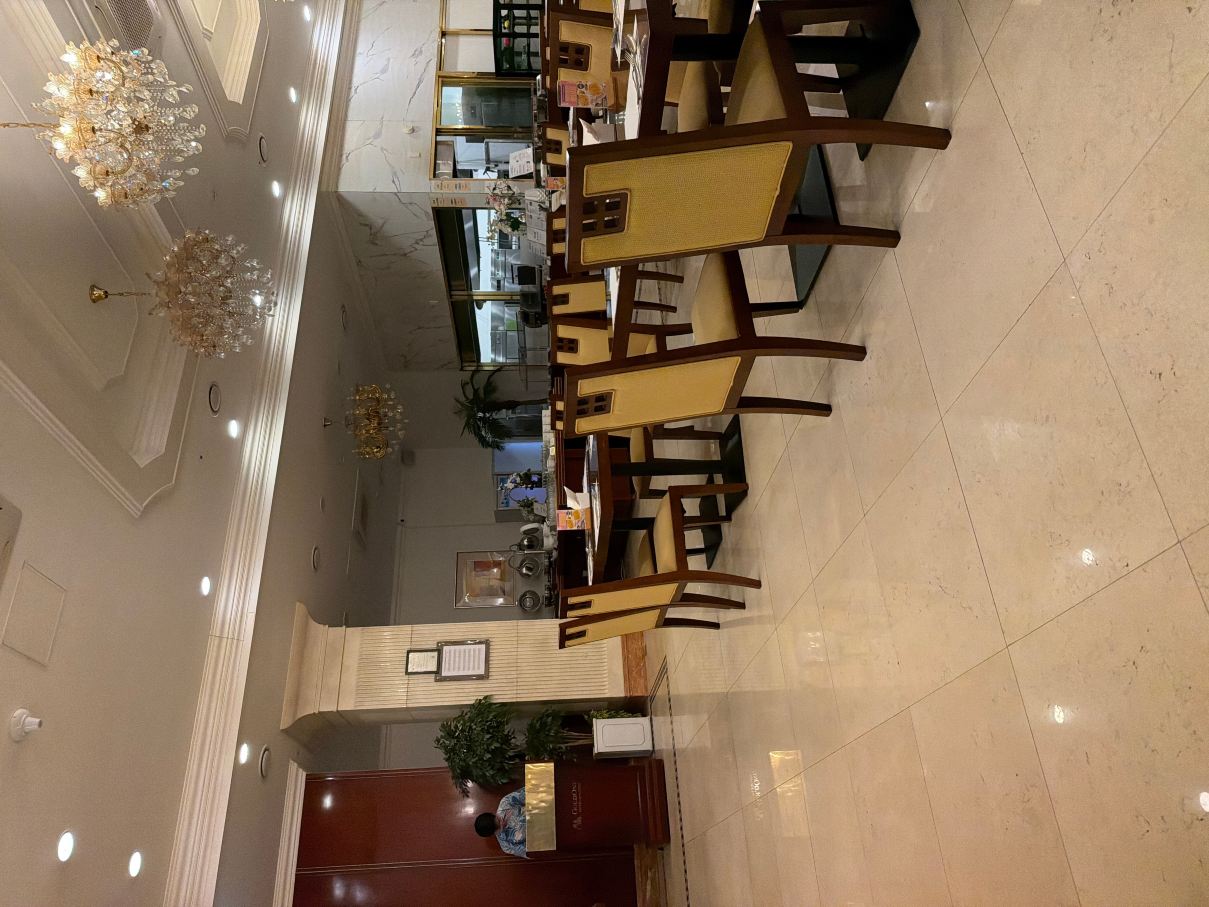 金一套房酒店-旅行者
