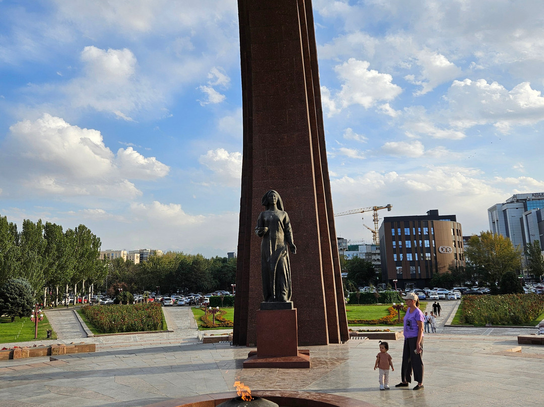 Victory Square-比斯凯克必去景点