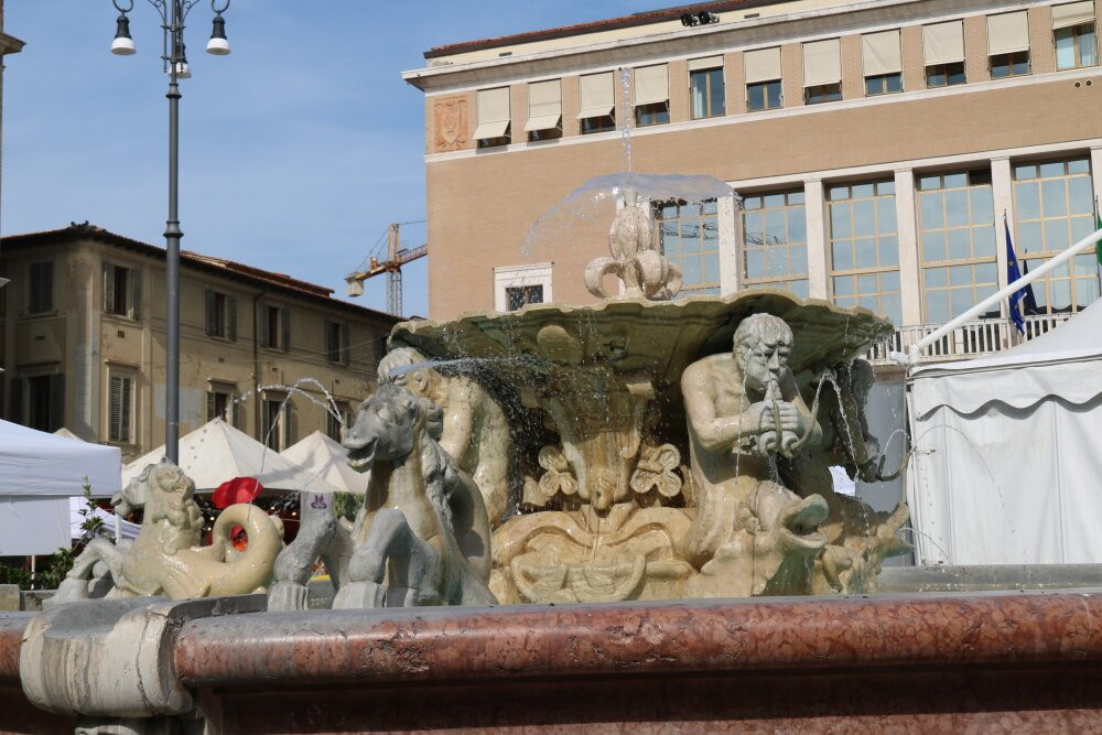 Fontana Di Piazza Del Popolo-Tre Ponti必去景点