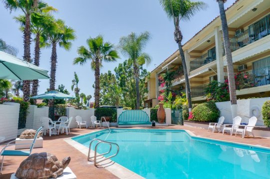 阿纳海姆胡椒树精品厨房公寓酒店-官方