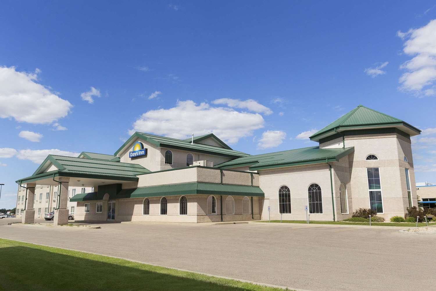 Days Inn & Suites by Wyndham Winkler-官方