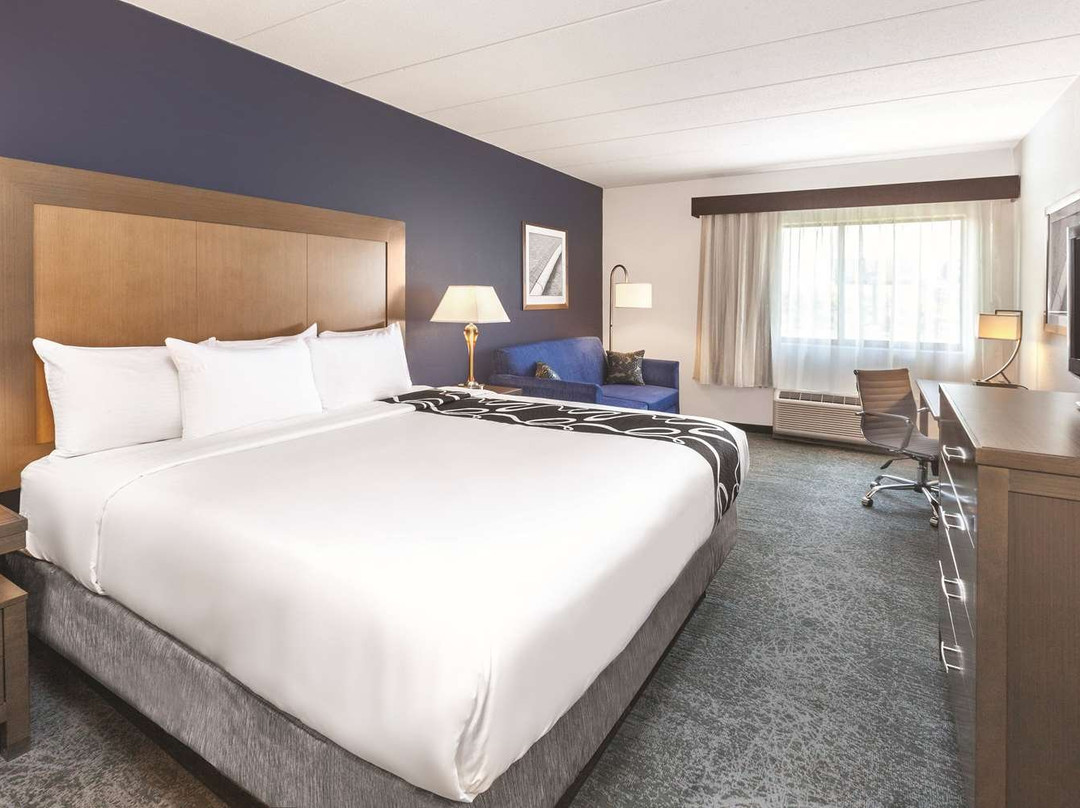 La Quinta Inn & Suites by Wyndham Philadelphia Airport