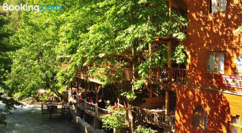 Kapuzbasi Sahin Motel Restaurant Selalenin