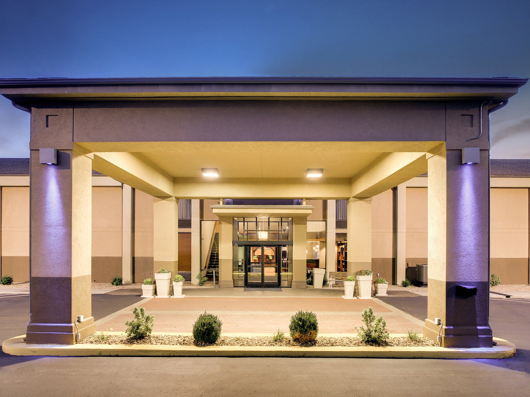 Holiday Inn Express Marshfield (springfield Area) By IHG主图