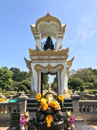 Sanam Chandra Palace-佛统必去景点
