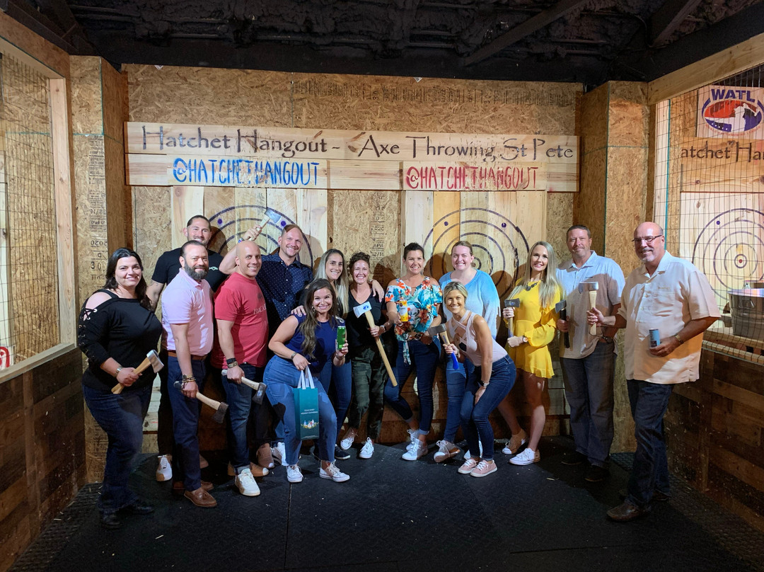 Hatchet Hangout - Axe Throwing St Pete-圣彼德斯堡必去景点