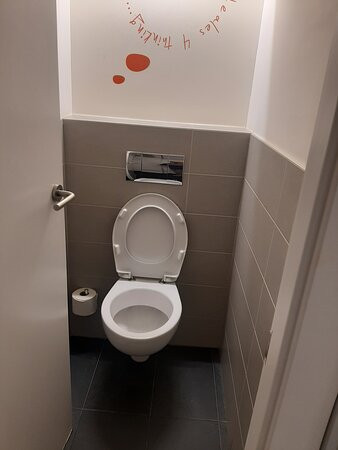 潘普洛纳客床酒店主图