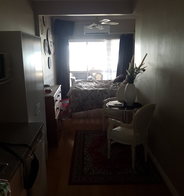 Nana Glads Beachfront Accommodation主图