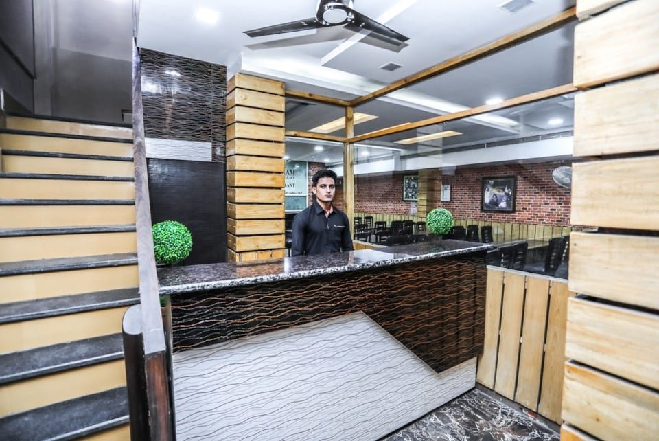 OYO 2681 Hotel Madhuram palace主图