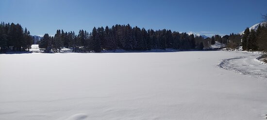 Lac de la Moubra-克莱恩·蒙塔纳必去景点