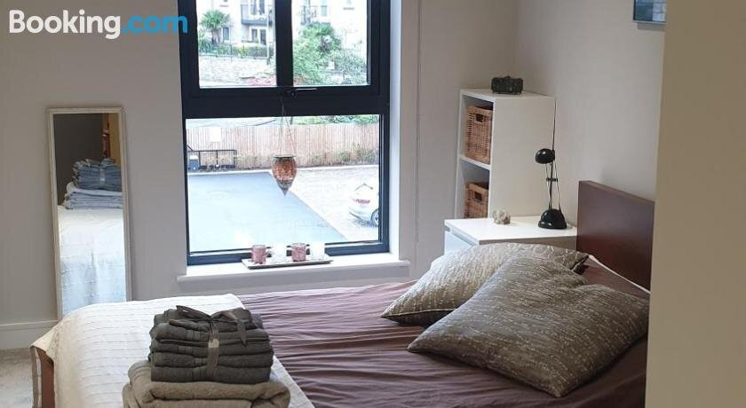 1 Double Guest Bedroom In My Home North Leeds