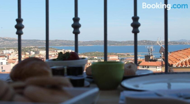 Razzoli酒店住宿-B&B U Punenti