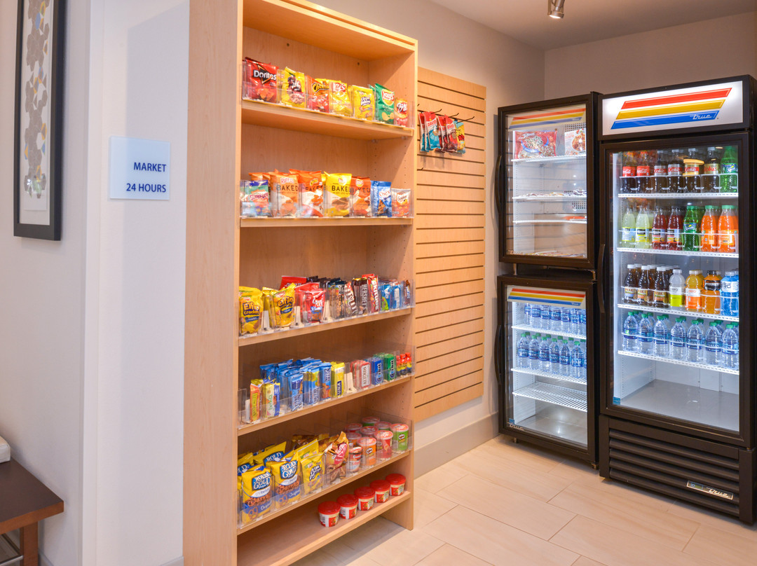 奥马哈西卡尔森江山旅馆&套房酒店主图