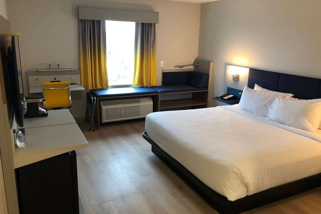 Microtel Inn & Suites By Wyndham Hot Springs主图