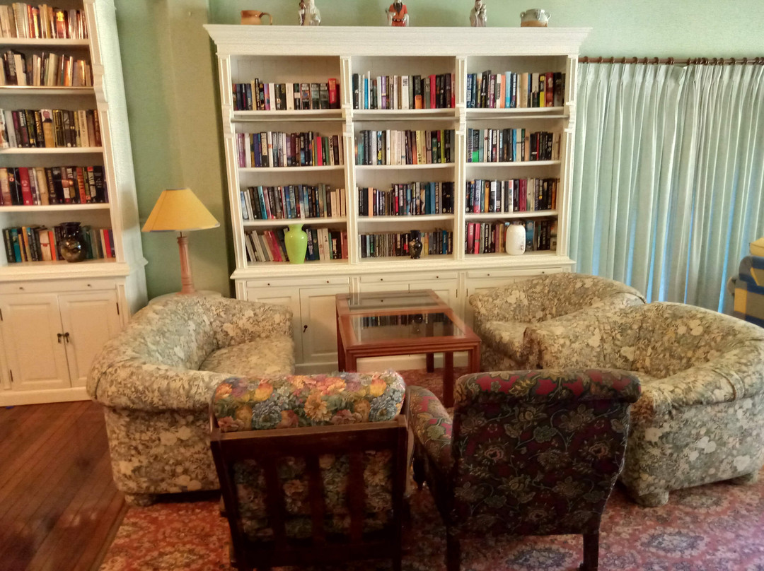 雷拉豪斯酒店主图