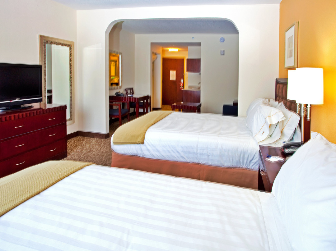 Holiday Inn Express & Suites Brooksville-i-75 By IHG主图