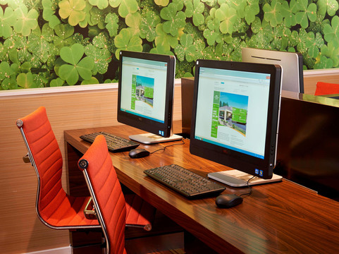 霍兰托莱多机场万怡酒店主图