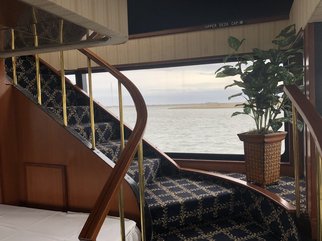 Sapphire Yacht Charters-自由港必去景点