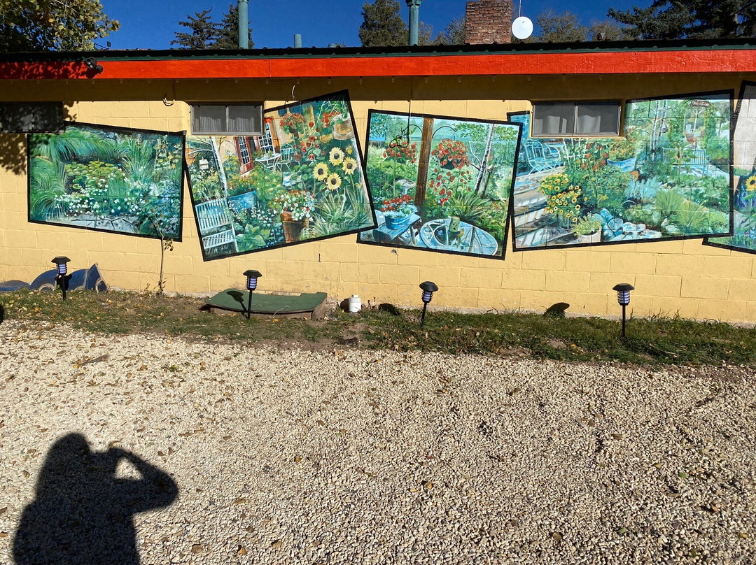 The Courtyard Country Inn主图