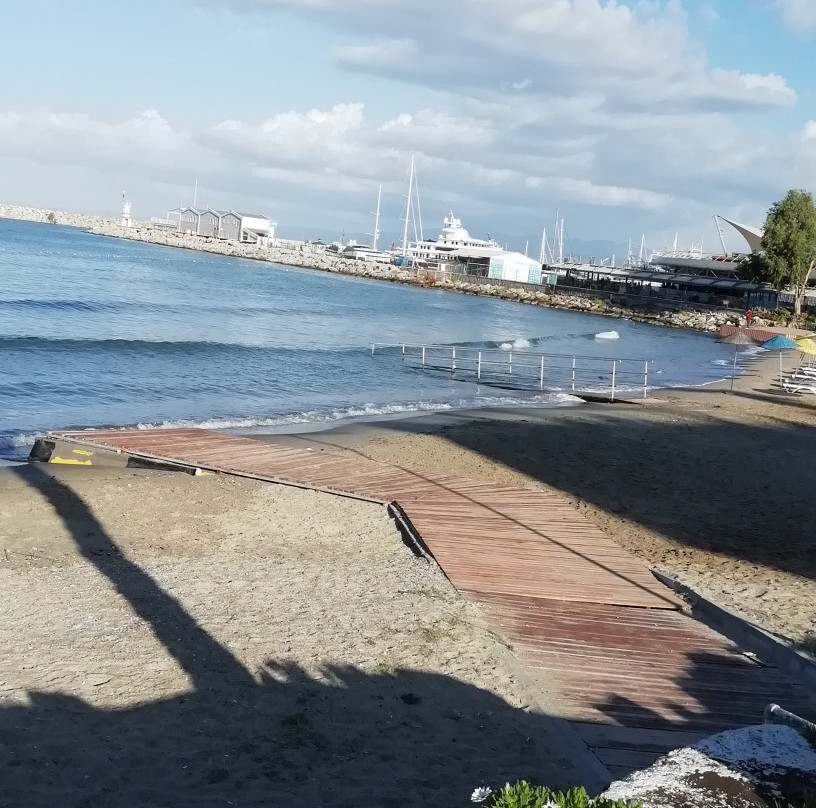 Downtown Beach-库萨达斯必去景点