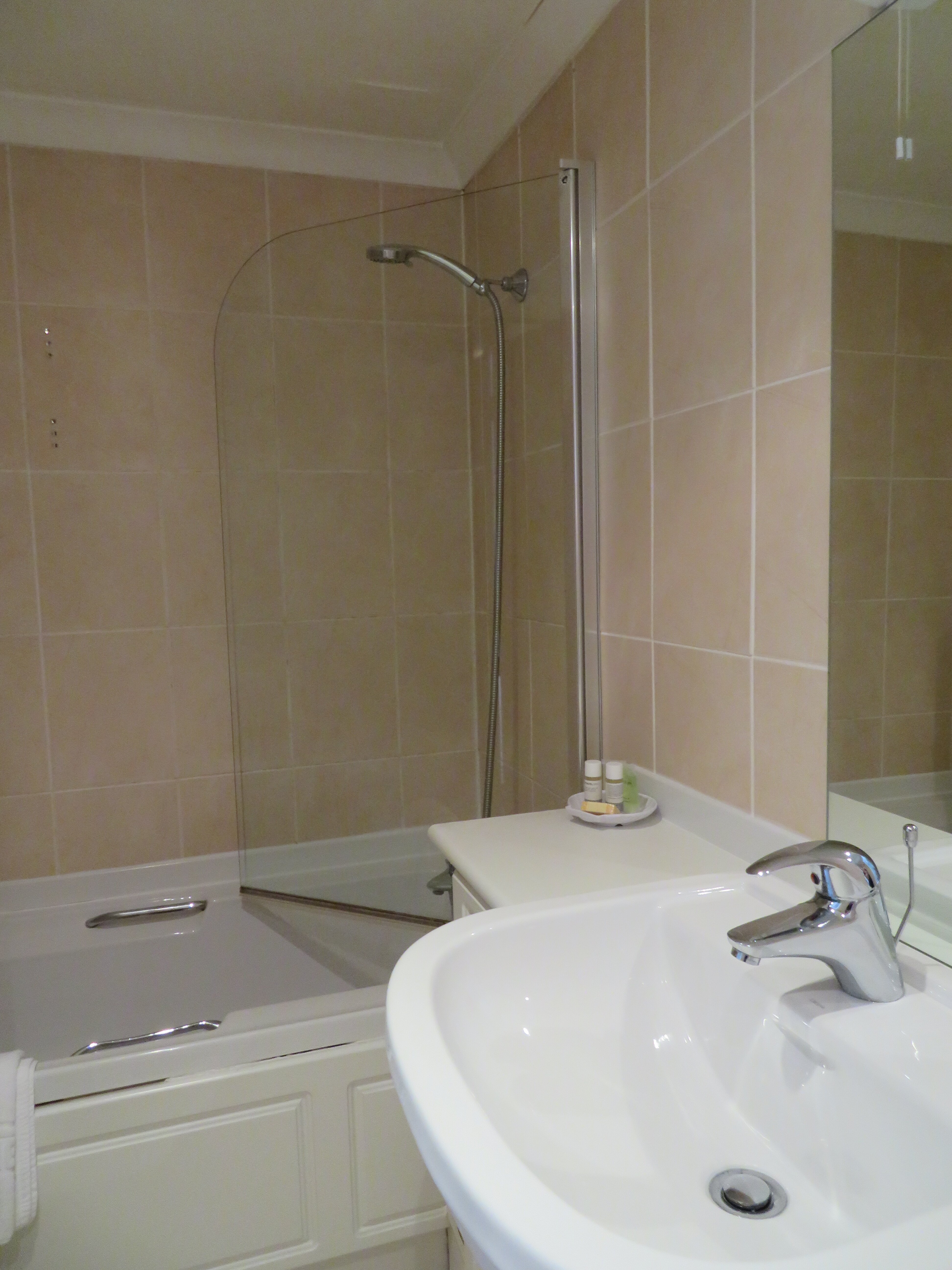 Tankerville Arms Hotel Wooler-浴室