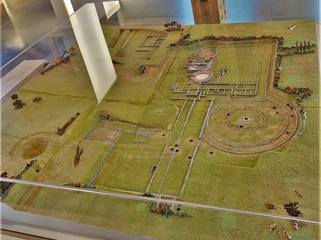Archeological site Les Fontaines Salees景点图片