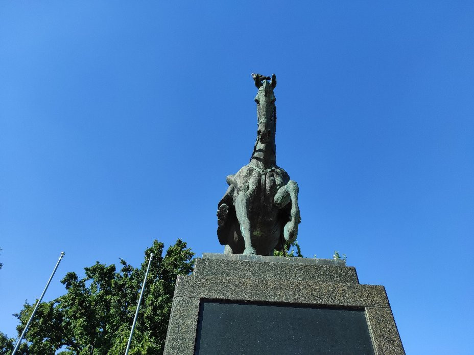 Joseph Pilsudski Monument景点图片