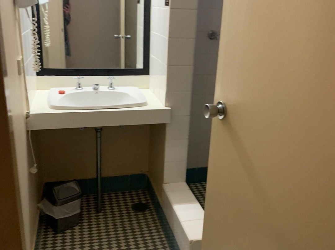 三姐妹汽车旅馆主图