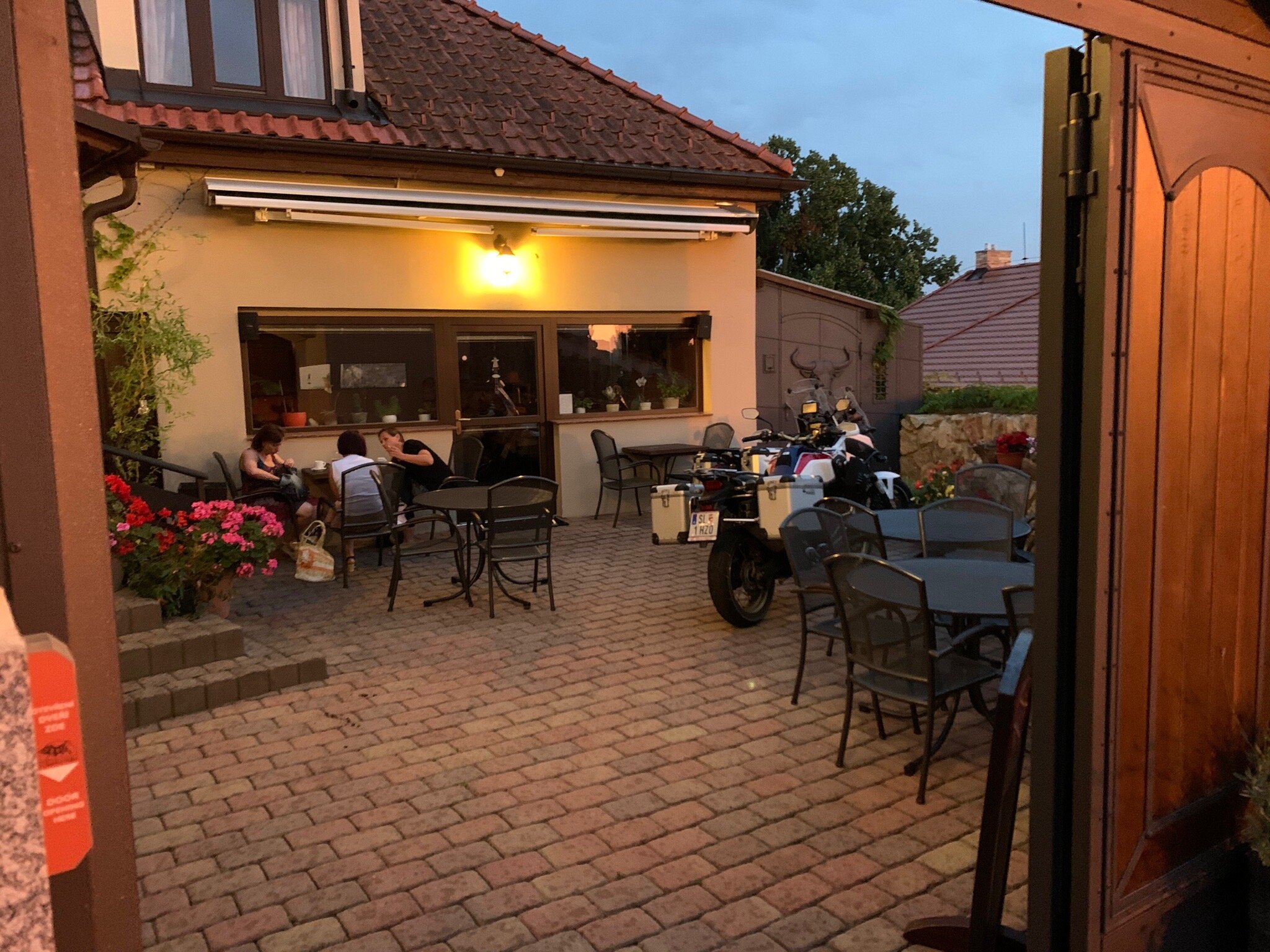 Hotel & Restaurant U Zlateho Byka-官方