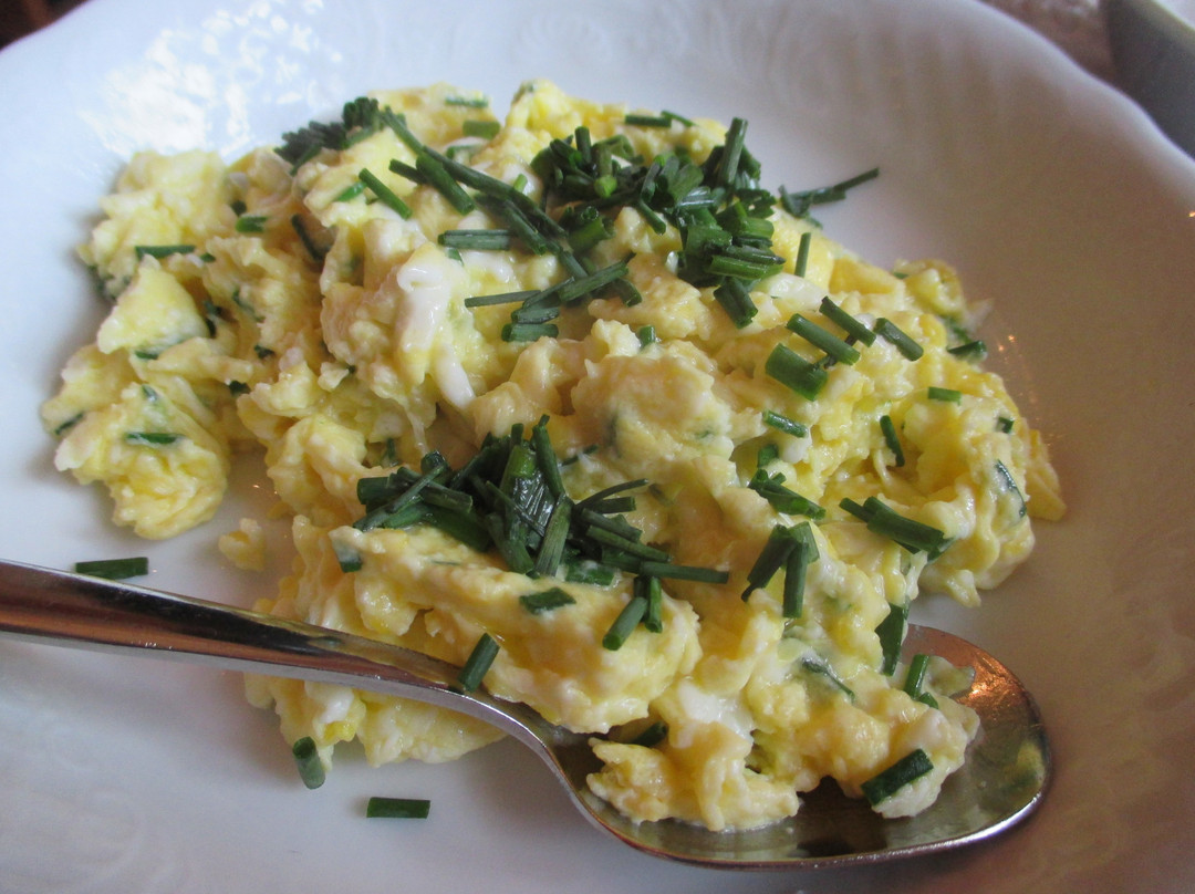 城堡花园酒店主图