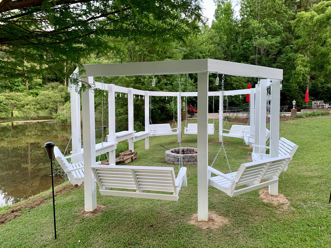 Bama Lakeside Retreat主图