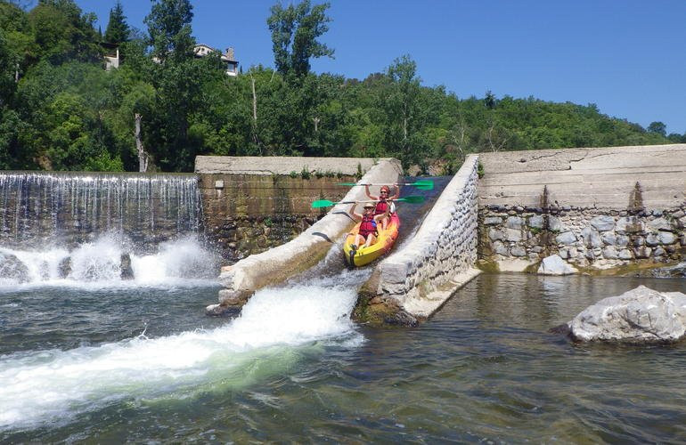 Action Canoe-Kayak La Vernede-瓦隆蓬达尔克必去景点