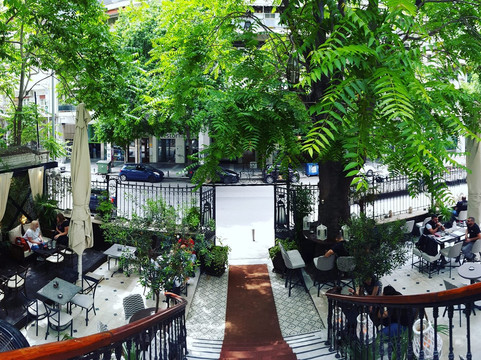 Dentro Sto Bar-塞萨洛尼基必去景点