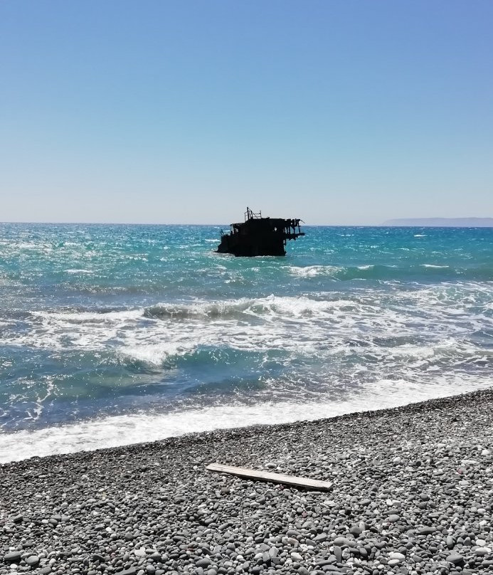 Achaios Shipwreck景点图片