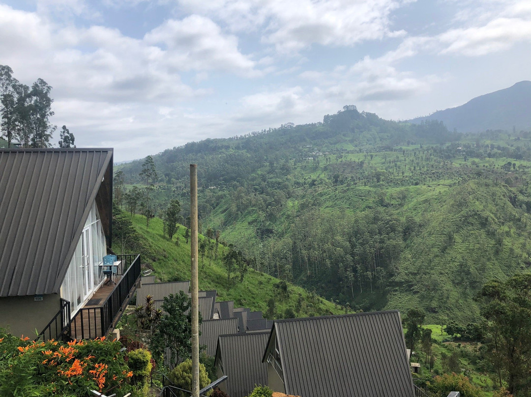 瀑布度假酒店主图