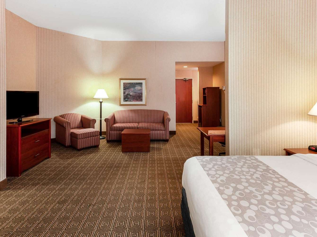 La Quinta Inn & Suites by Wyndham Milwaukee SW New Berlin主图