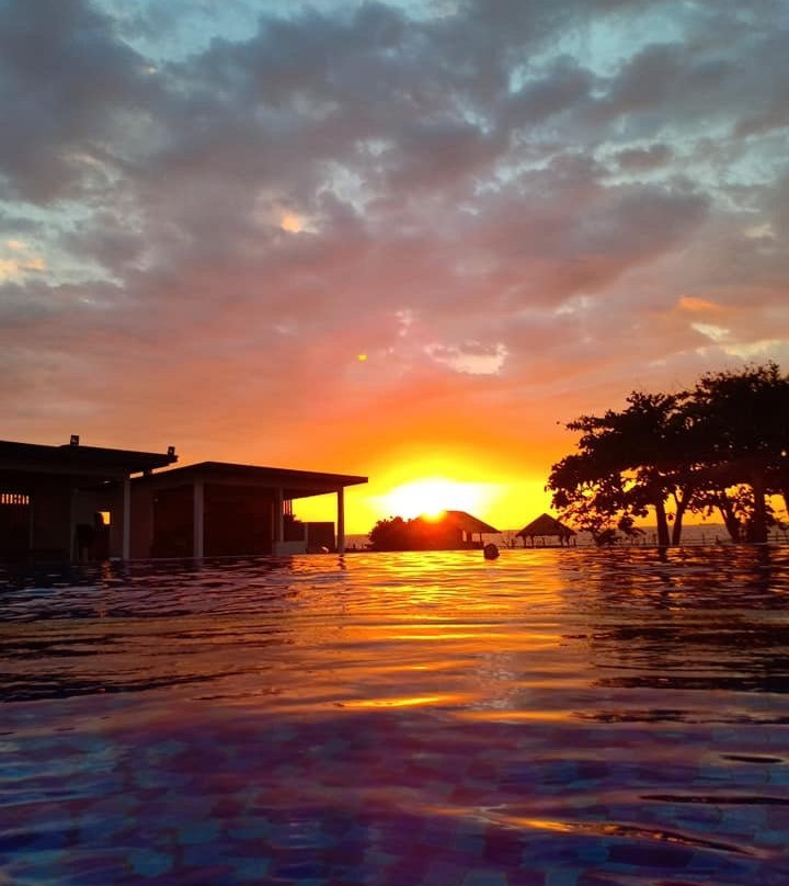 Vistapaloma Beach Resort主图