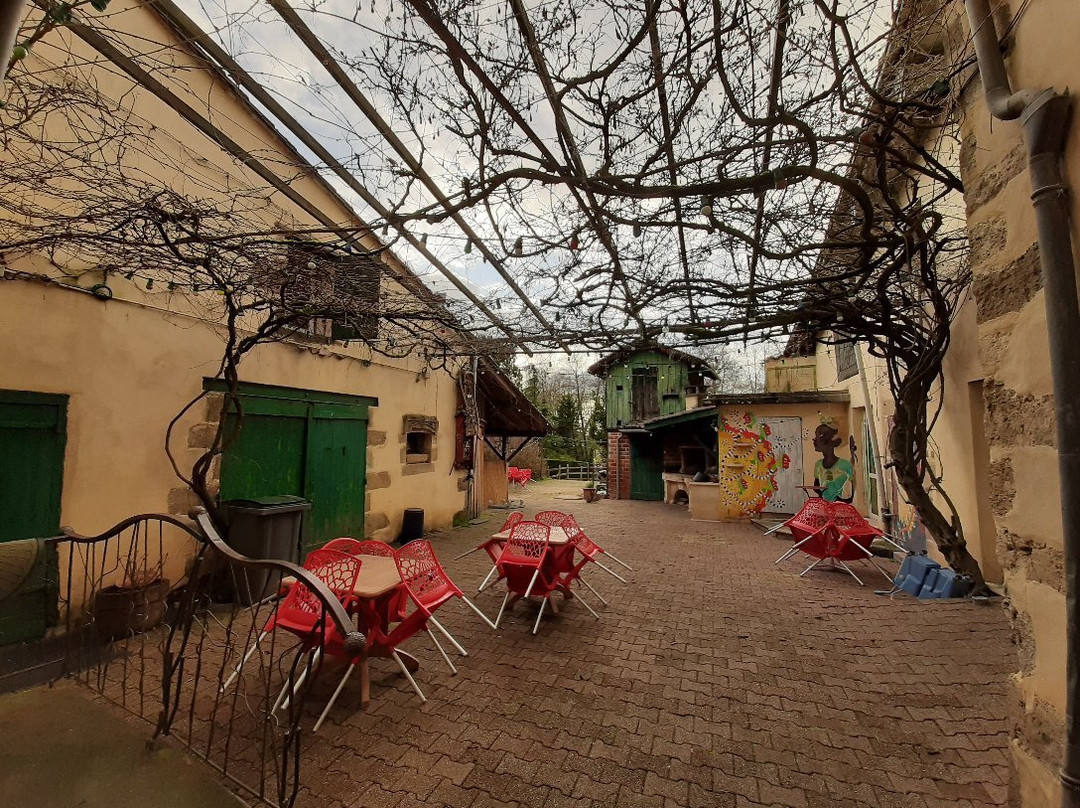 Sous la Tonnelle主图