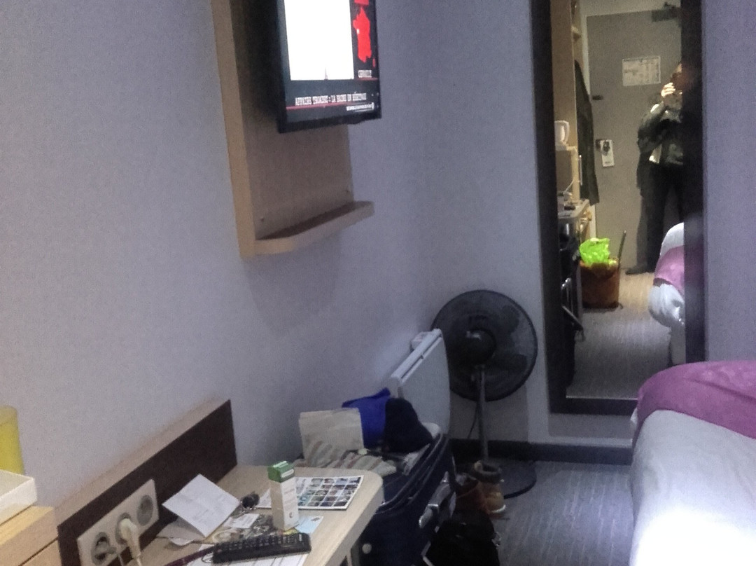 FH Confort Hôtel Orléans主图