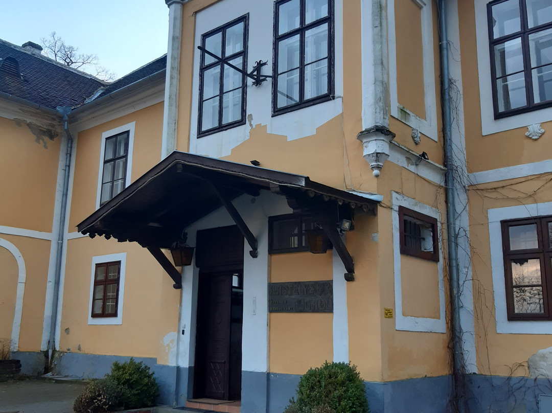 Kastelyfogado Sitke主图