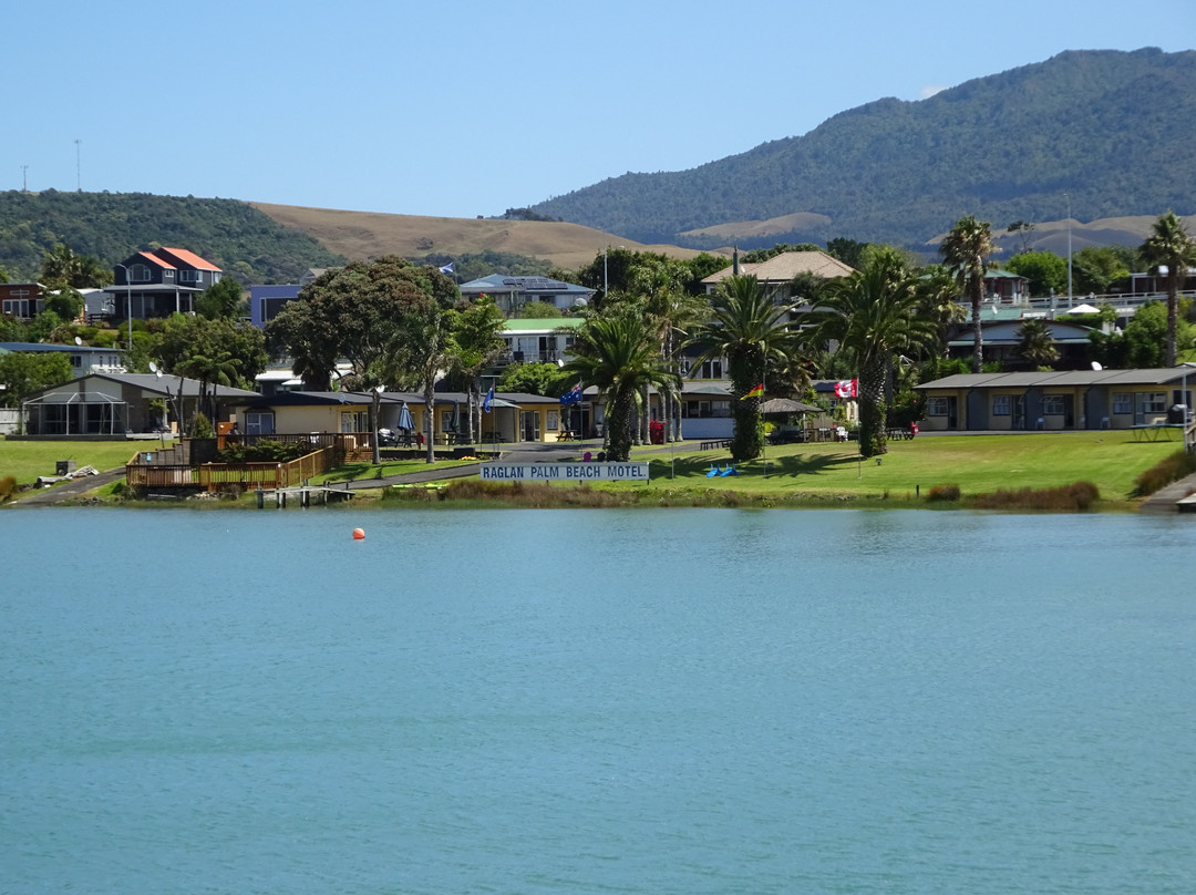 Raglan Palm Beach Motel主图