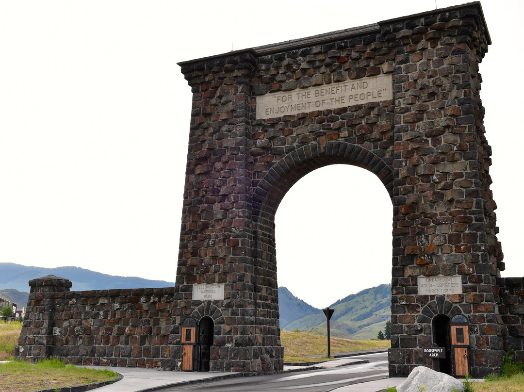 Yellowstone Adventure Tours-大斯凯必去景点